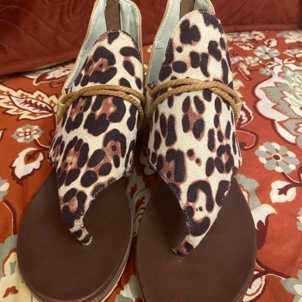Sandals - Picture 1 of 7